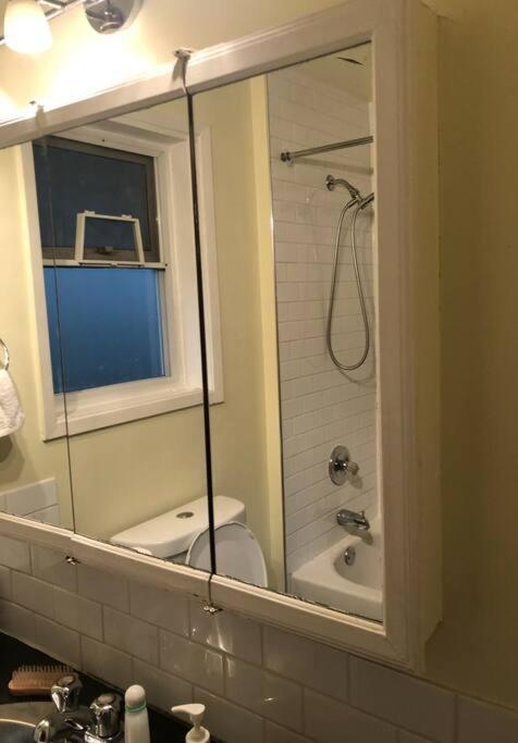 4 Bedroom Upper Level Kits Home Vancouver Ngoại thất bức ảnh