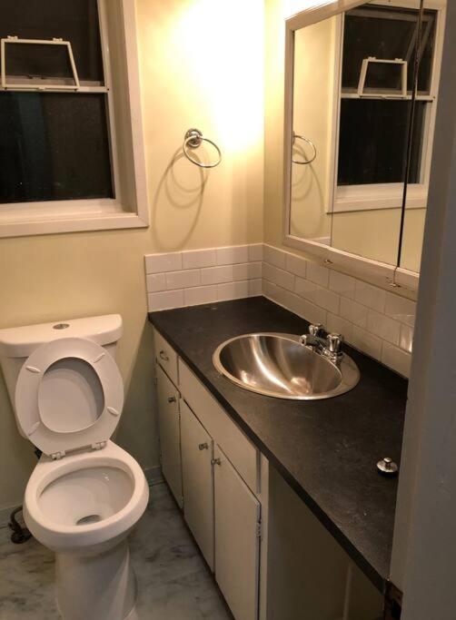 4 Bedroom Upper Level Kits Home Vancouver Ngoại thất bức ảnh