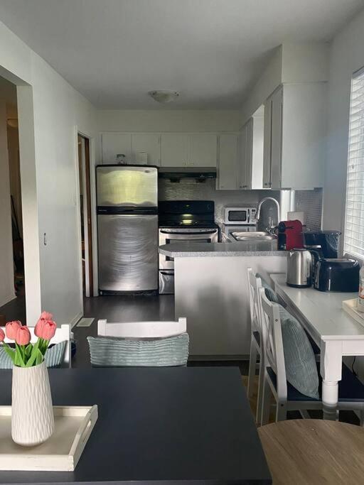 4 Bedroom Upper Level Kits Home Vancouver Ngoại thất bức ảnh