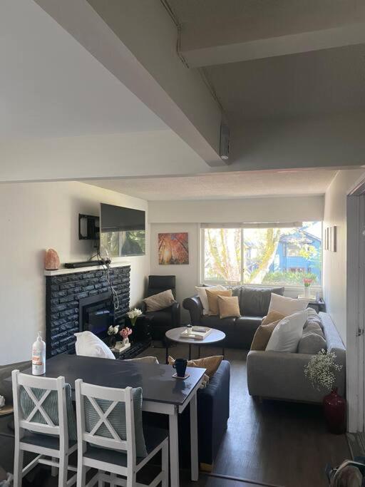 4 Bedroom Upper Level Kits Home Vancouver Ngoại thất bức ảnh